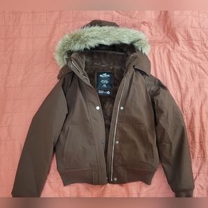 ALL-WEATHER FAUXFUR-LINED BOMBER JACKET. Size XS.